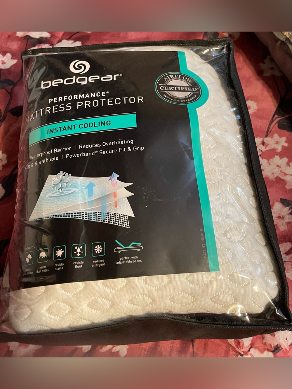 Bedgear  White Performance Instant Cooling Mattress Protector